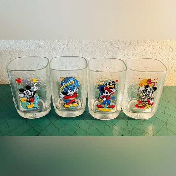 4 McDonald’s Memorabilia Walt Disney World Square Drinking Glasses 2000 No Chips - Picture 1 of 7